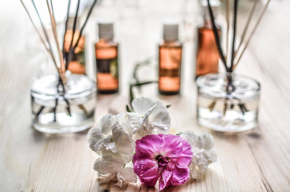 Top 7 Essential Oils for Sciatica - Best Home Remedies & Recipes to Try - Easy Posture Brands